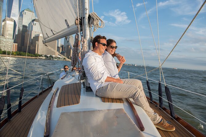 1 Hour Private Charter in New York Harbor for up to 6 people - What You’ll Get for $375: Private, but Not Pricey per Person