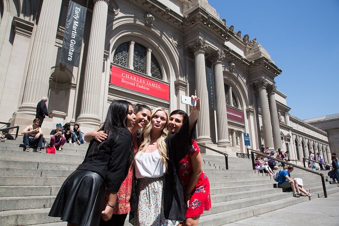 2.5 Hour Private Gossip Girl Sites Tour - The Met Steps photo run: when you want the iconic shot
