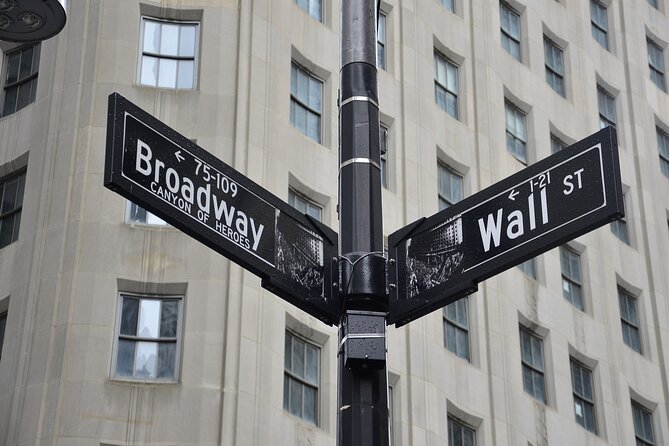 3 Hour Lower Manhattan Walking Tour - Wall Street Through Dutch New Amsterdam to Today