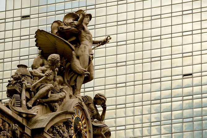 3 Hour NYC Photography Workshop - Times Square / Theater District: learn angles where the scene won’t stay still