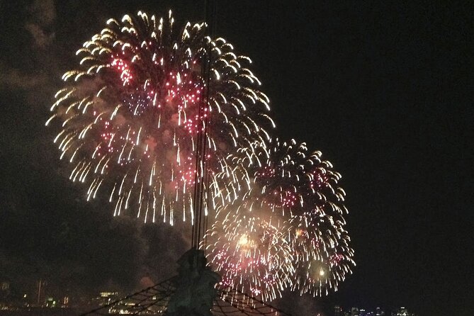4th of July Fireworks on Clipper City Tall Ship - Dinner and drinks: the included menu style, not sit-down dining