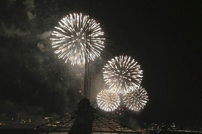 4th of July Fireworks on Clipper City Tall Ship - Getting on the Clipper City at Pier 17, fast