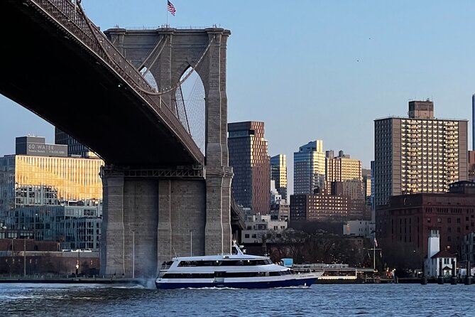 60-Minute Statue of Liberty Sightseeing Cruise - The onboard commentary: how the narration helps (and what to watch)