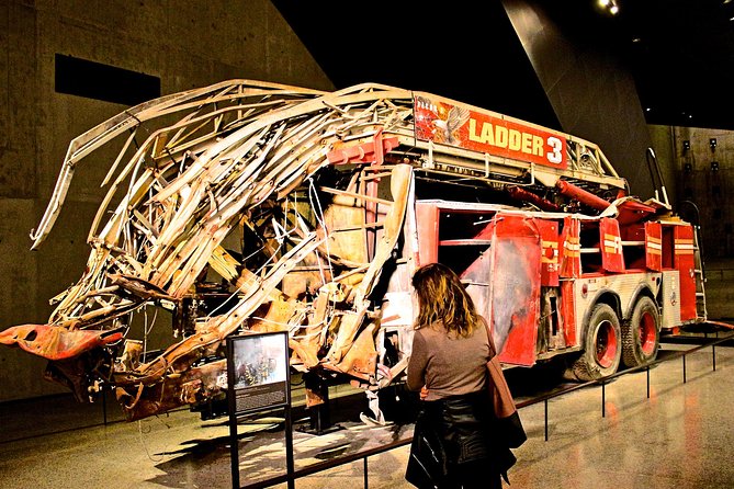 9/11 Memorial Tour with Skip-the-Line Museum Ticket - From the 9/11 Memorial Pools to Names and Survivor Tree
