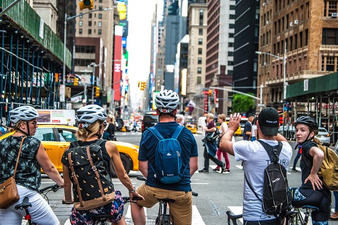 A Day in Manhattan Bike Tour - West Village and the Cast-Iron Moment