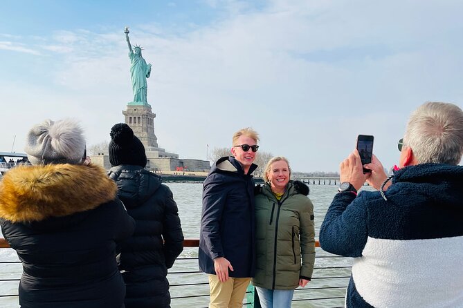 AIANY Climate Change Tour in New York - Comfort on board: table seating, one drink, and what to eat