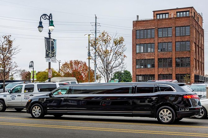 Airport luxury arrival ride by SUV, Sedan, Minibus or Limousine - What You Get in the Ride (and What You Should Plan for)