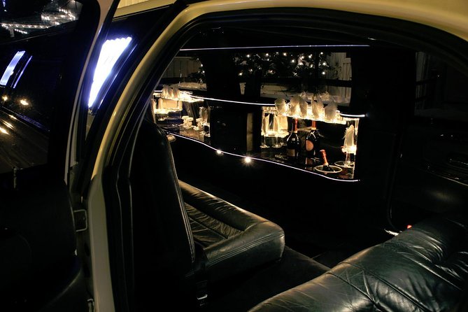 Airport Luxury departure ride from NYC Hotels by Limousine or SUV - Vehicle options: choose the right one for your group and luggage