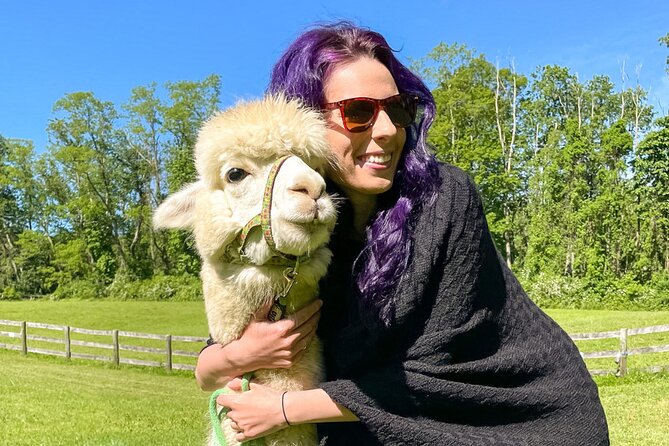 Alpaca and Llama Trek in Pleasant Valley - Lilymoore Farm in Pleasant Valley: why this setting works