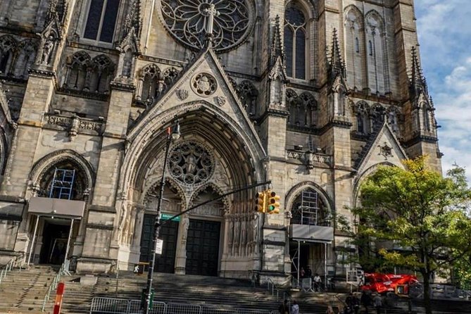 Best City Tour NYC 4 Hours up to 5 people - What you’ll learn from Pedro and a guide who drives the story