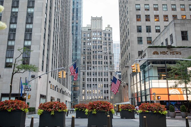 Best NYC Sightseeing Tour: Times Square, Grand Central, & More - Stop 4: Midtown and Fifth Ave shopping views