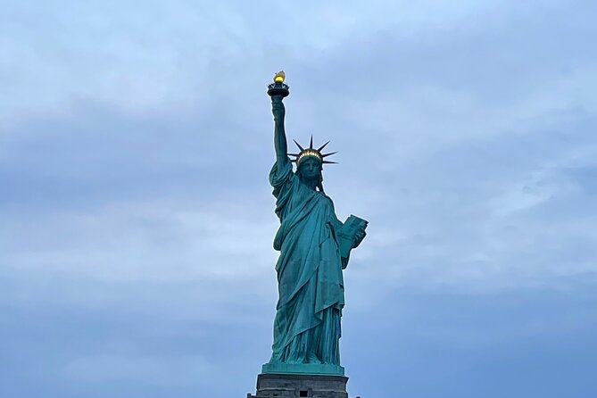 Best Private Luxury Daytime Boat Tour in New York City - 1 Hour - What you get for the $350: value versus big ferry chaos