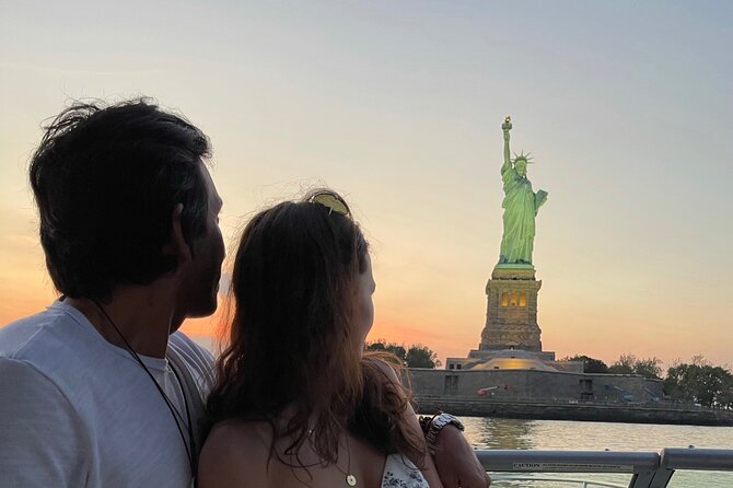 Best Private Luxury Daytime Boat Tour in New York City - 1 Hour - Those brief photo stops: how to use them well