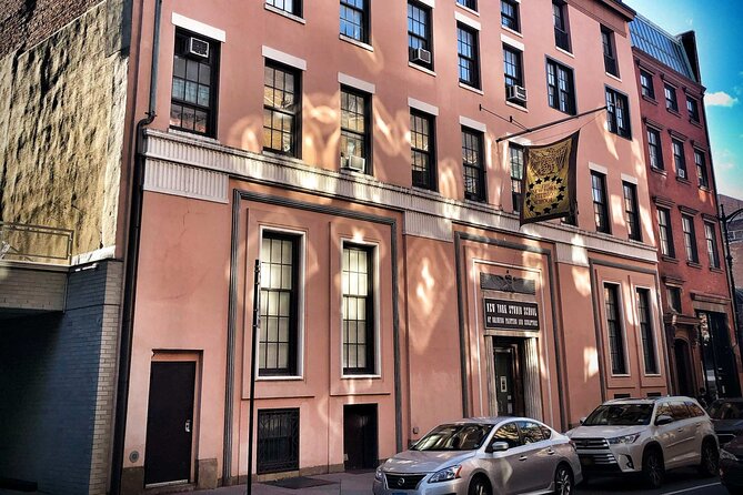 Boho Greenwich Village: A Self-Guided Audio Tour - Washington Square Arch, Fountain, and the Village’s Reputation for Rebellion