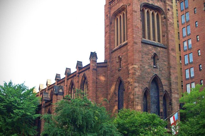 Boho Greenwich Village: A Self-Guided Audio Tour - Judson Church and Hangman’s Elm: Beliefs That Broke the Script