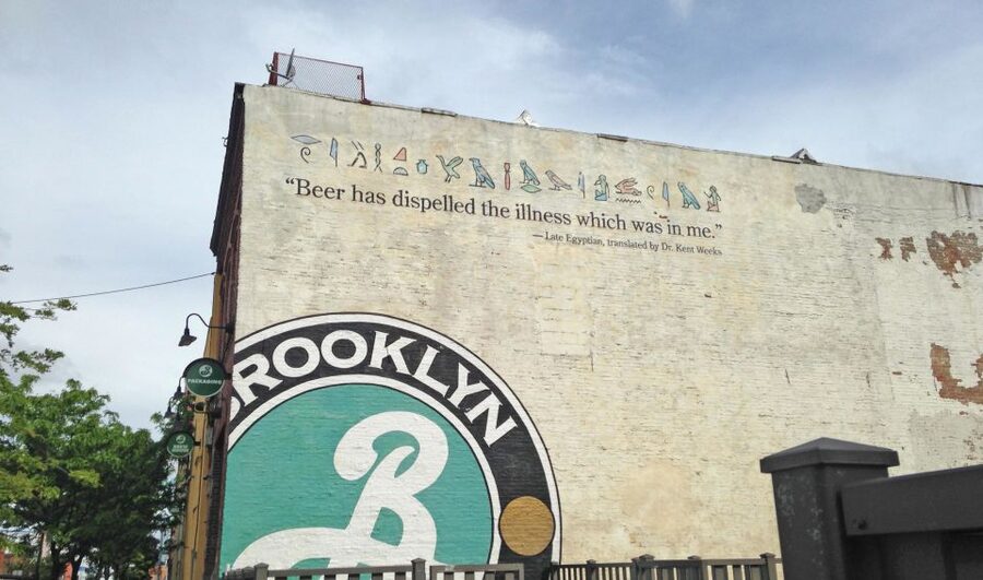 Brooklyn: 2-Hour Best of Brooklyn Walking Tour -Williamsburg - Starting at Black Star Bakery: the easiest way to begin Williamsburg right