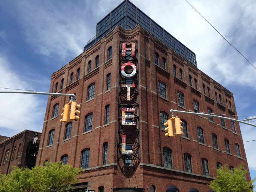 Brooklyn: 2-Hour Best of Brooklyn Walking Tour -Williamsburg - Gentrification in plain terms: what changes, who benefits, who doesn’t