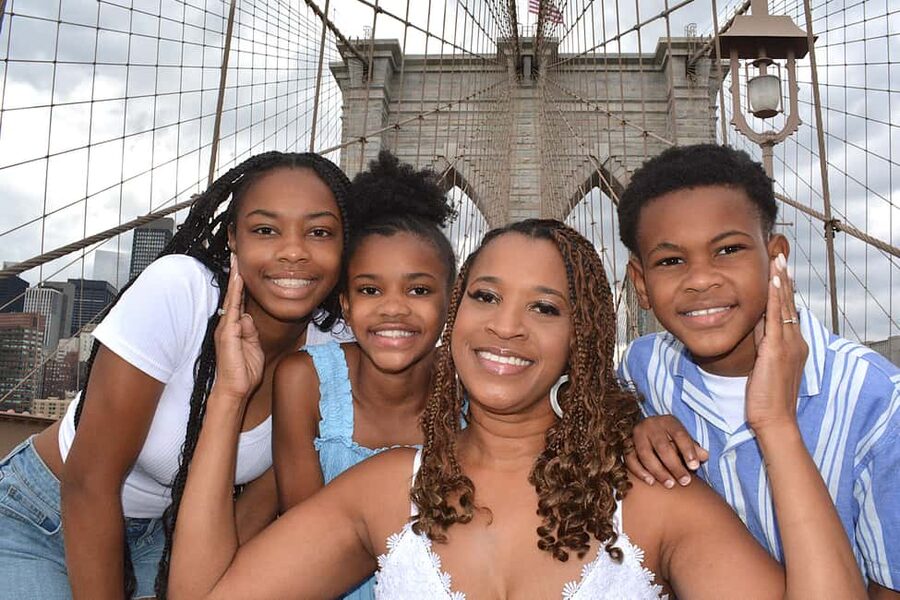 Brooklyn Bridge & Neighborhoods – 2-Hour Photo Shoot Tour - What You Get: Unlimited Capture and a Realistic Photo Delivery Promise
