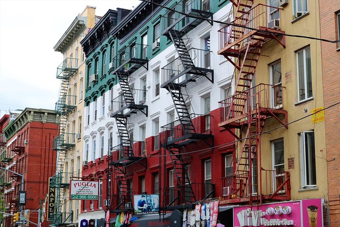 Brooklyn Bridge, Statue of Liberty & Manhattan Tour - Lower Manhattan in two hours: neighborhoods plus big landmarks