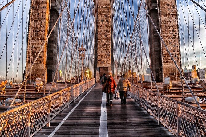 Brooklyn Bridge, Statue of Liberty & Manhattan Tour - Meeting at York Street and Jay St: the start is easy