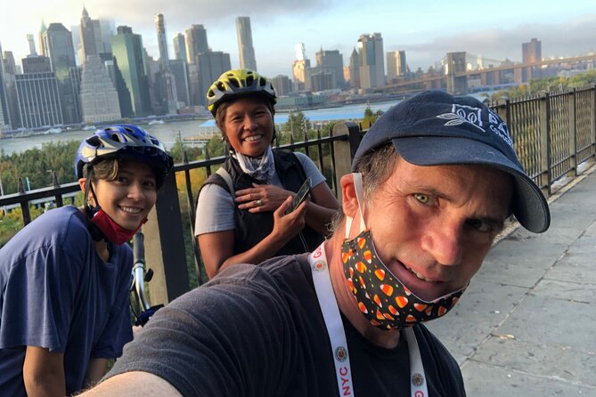 Brooklyn Bridge Waterfront Guided Bike Tour - Stop 1: City Hall Park for the civic start