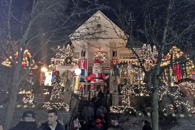 Brooklyn Christmas Lights Walking Tour at Dyker Heights - Price and Value: What $21 Really Gets You