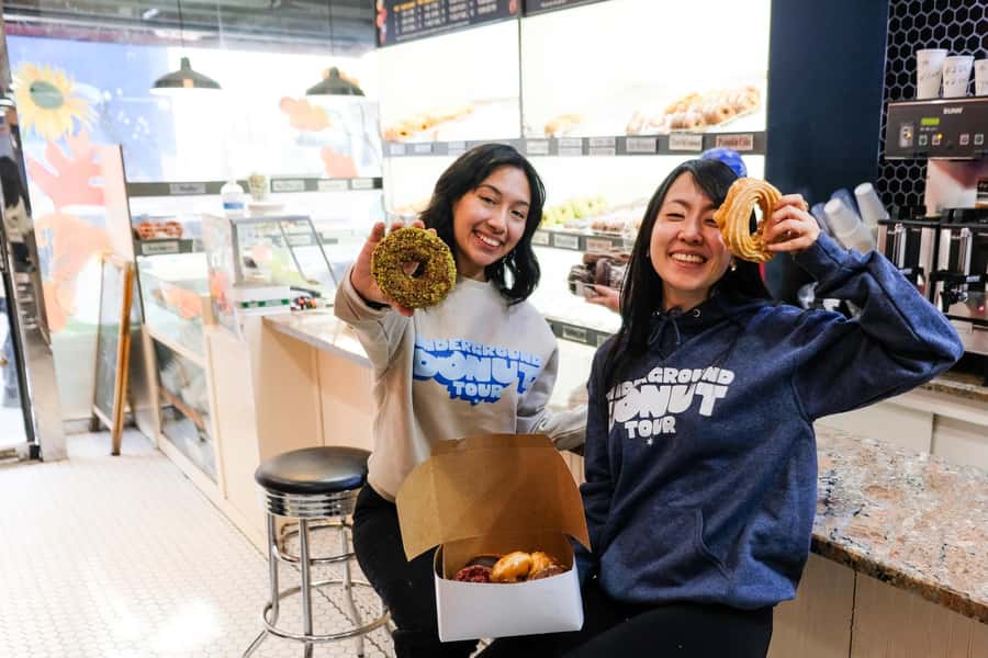 Brooklyn Delicious Donut Adventure by Underground Donut Tour - Doughnut Plant and Peter Pan: How to Taste Like a Pro