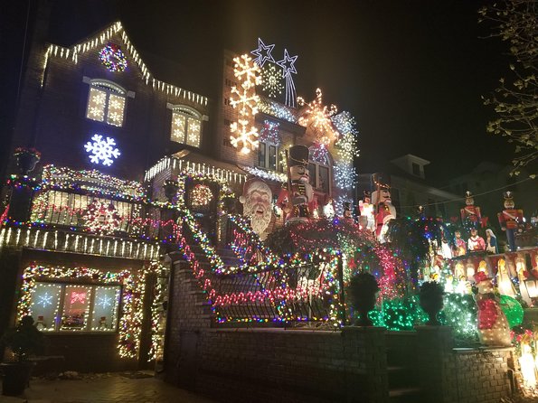 Brooklyn Dyker Heights Christmas Wonderland Bus Tour - Starting point near 200 W 53rd St: how to avoid the first-stress moment