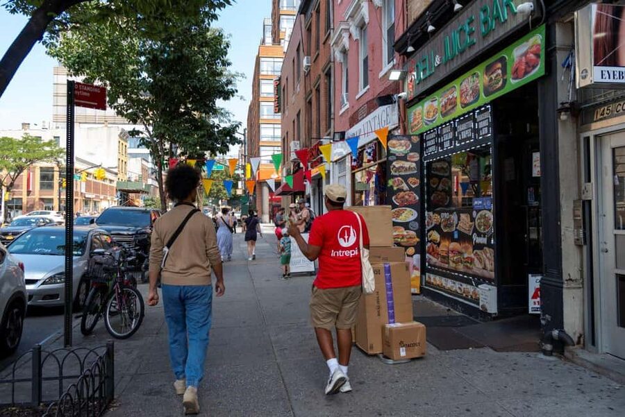 Brooklyn Food Tour of Mom-and-Pop Culinary Gems - Smith Street: Italian Pastry Stops and the Neighborhood’s First Taste
