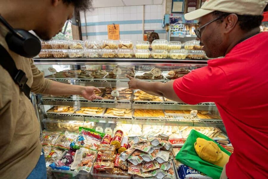 Brooklyn Food Tour of Mom-and-Pop Culinary Gems - Cobble Hill’s 90 Minutes: Coffee, New-American Bites, and Real-Shop Energy