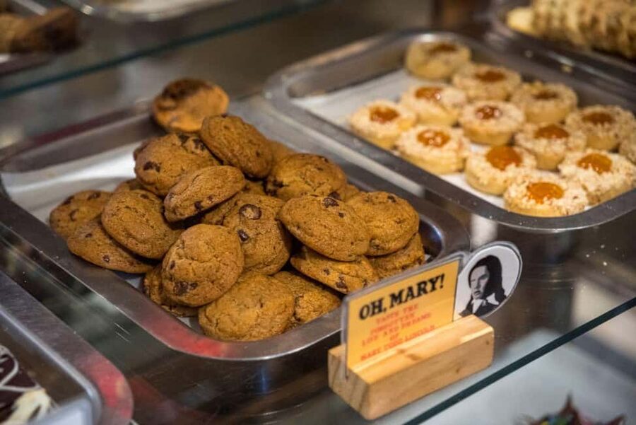 Brooklyn Food Tour of Mom-and-Pop Culinary Gems - Brooklyn Heights Finish: Chocolate and Soda Fountain Atmosphere