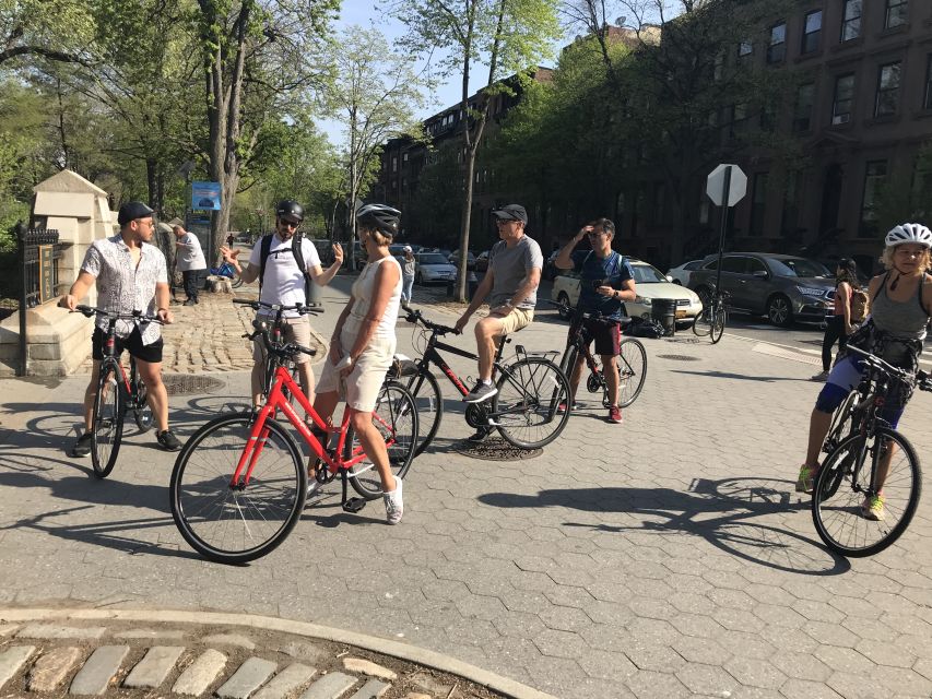Brooklyn: Half-Day Cycling Tour - Red Hook Waterfront Stops and the Statue of Liberty Photo Moment