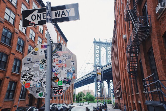 Brooklyn Heights, Brooklyn Bridge, and DUMBO Food Tour - Ignazio’s pizza slice break: classic and fast
