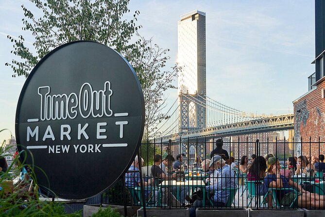 Brooklyn Heights, Brooklyn Bridge, and DUMBO Food Tour - Brooklyn Heights Promenade: the view comes first