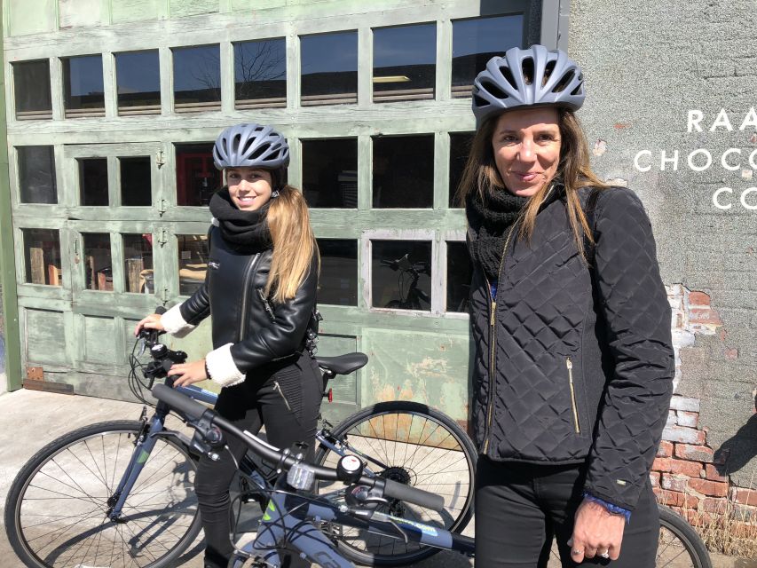 Brooklyn: Sightseeing Bike Tour with Local Guide - Brooklyn Heights Finish: Historic Neighborhood Feel Without the Crowds