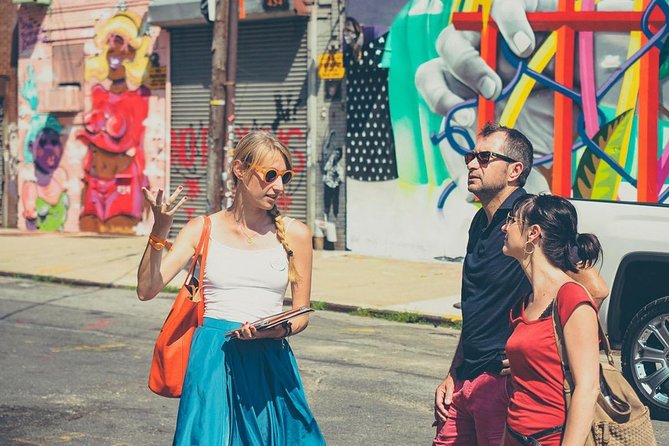 Brooklyn street art and hipster culture tour in French - The 5Pointz story: why the tour’s street art context hits harder