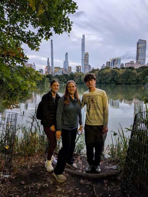 Central Park 5 Star Walking Tour led by Manhattan residents! - The Early Circuit: Gapstow Bridge, Pond, Hallett Sanctuary, and Wollman Rink