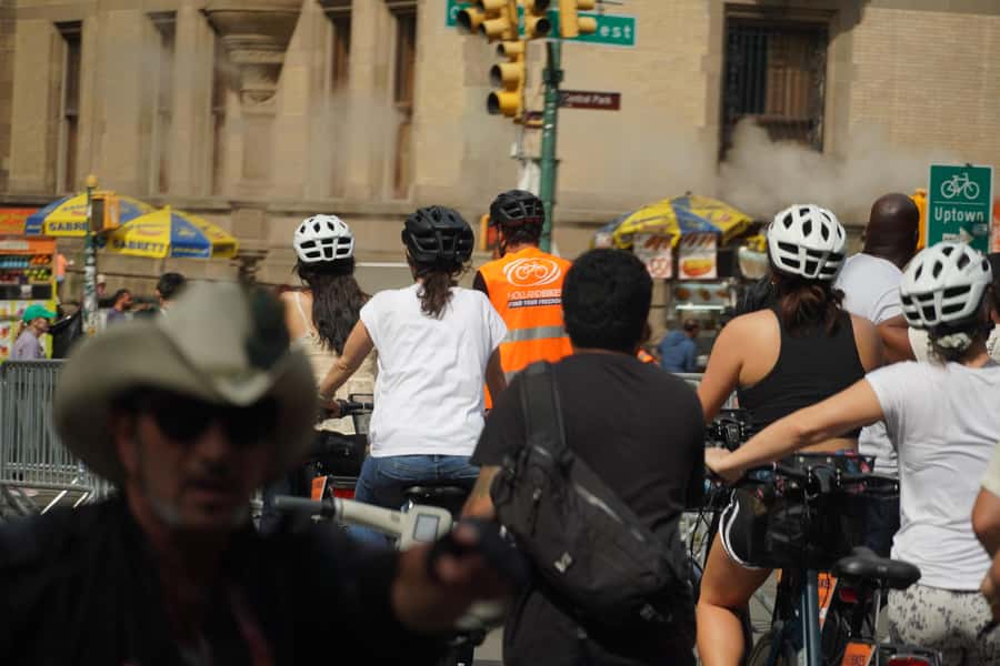 Central Park Bike Tour with Authentic Dutch Bikes or Ebikes! - Guides That Actually Keep the Ride Moving (and Fun)
