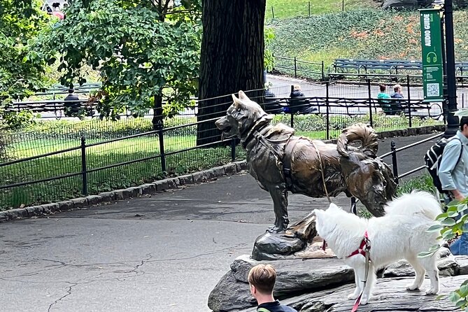 Central Park Guided Tours Pedicab - Wollman Rink, Balto, and the Mall/Literary Walk Combo