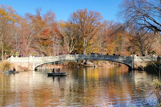 Central Park Guided Walking Tour in French - A French guide who turns Central Park into a story walk