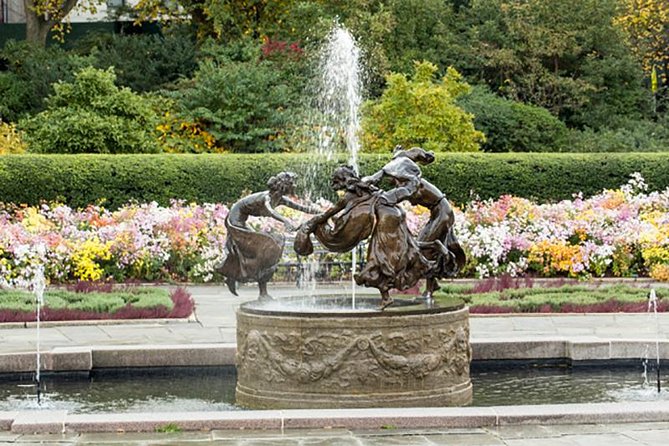 Central Park Guided Walking Tour - Meeting at 7th Ave & 59th Street: what your first minutes look like