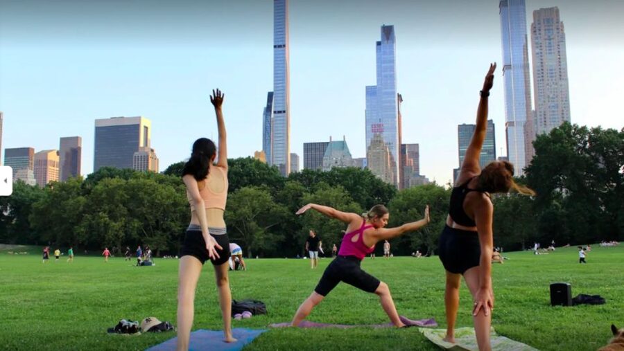 Central Park: Highest Rated Yoga Class in New York City! - What the 90-minute rhythm feels like on the mat