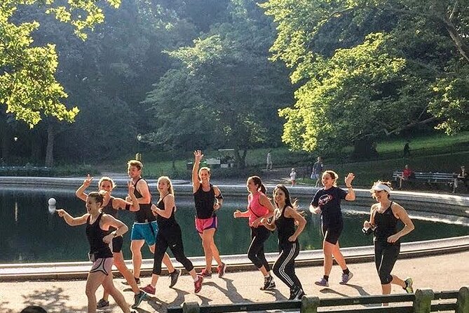 Central Park Highlights Running Tour - Stop 4: Alice in Wonderland Statue for Photos With Context