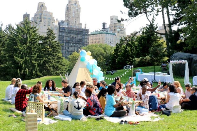 Central Park Luxury Picnic - A Picnic Setup That Looks Like a Theme Party (Without the Work)