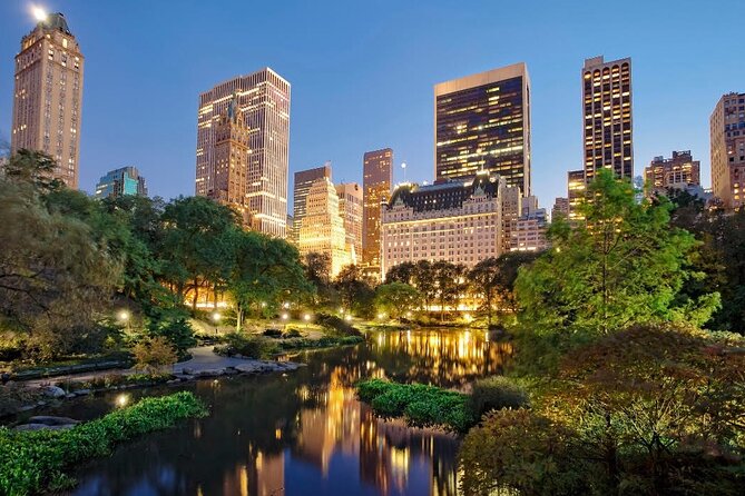 Central Park Moonlight Tour with Photo (45 min) ~ Skip the line - Horse interaction and blankets: the part families remember