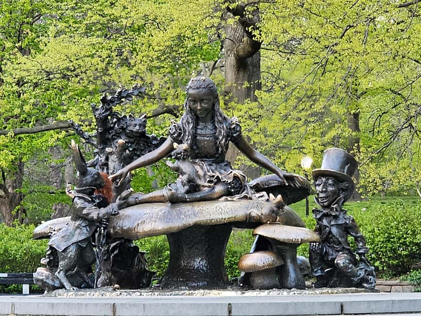 Central Park, NY: Nature, Architecture and Movie Scenes Tour - The pigeon lady arch and the park’s stone-and-story style