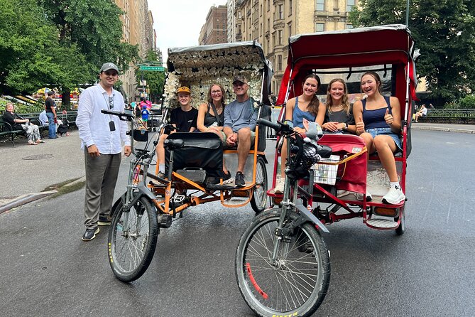 Central Park Pedicab Tour with local Guide - Small stops that add big charm: carousel horses, chess cottages, and Balto