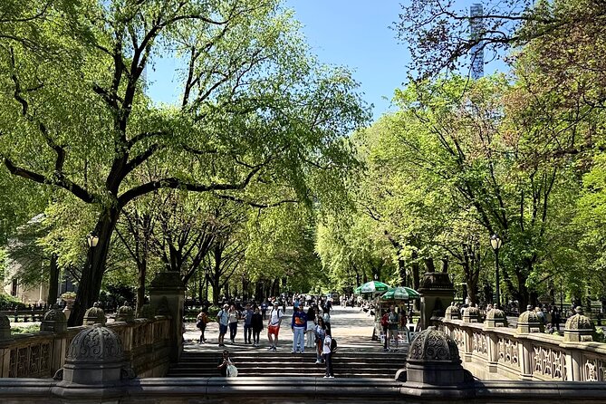 Central Park Pedicab Tour with local Guide - Sheep Meadow, Tavern on the Green, and the park-with-a-city skyline feeling