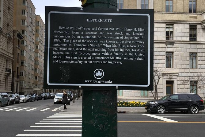 Central Park: Scandal & Vice Walking Tour - Central Park Zoo Origins and Arrests for Indecency