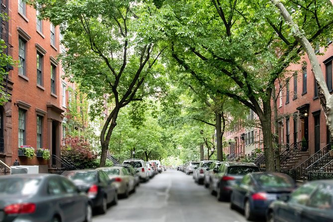 Chauffeured 2 hour Private Tour in a Dodge Challenger Convertible - Top-down NYC in a 2023 Dodge Challenger R/T